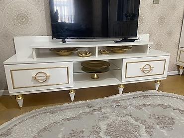 xonca altligi: Yeni, Düz TV altlığı, Polkalı — 1