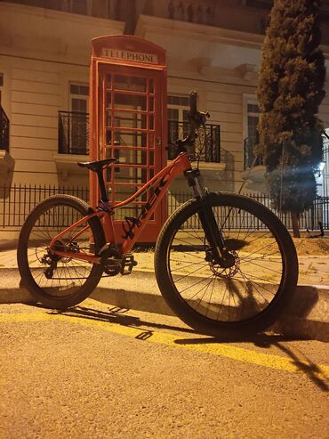 İdman velosipedləri: İşlənmiş Trek velosipedi Trek, 28", sürətlərin sayı: 16, Pulsuz çatdırılma — 9