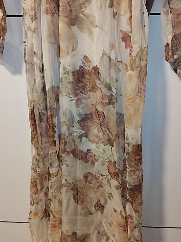 exit denim: Dugačka haljina sa floralnim printom – brend UNIQUE - Model: lepršava — 5