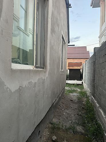Продажа коттеджей и домов: Собственник!!! Продаю дом в ж/м Ак-Ордо2 по улице Сары-Жаз, Вверх от — 22