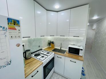 продаю квартиру 104 серия: 3 комнаты, 64 м², 104 серия, 4 этаж, Дизайнерский ремонт