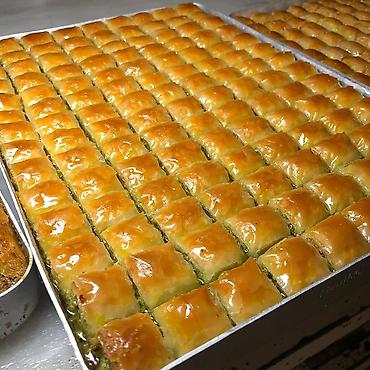 Кондитерские изделия, сладости: Фисташковая баклава — классический восточный десерт. - Тончайшие — 7
