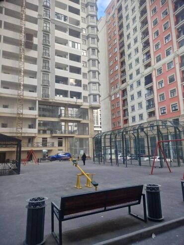 Uzunmüddətli kirayə mənzillər: Xətai metrosunun yanında 17 mərtəbəli binanın 11-ci mərtəbəsində 2 — 11