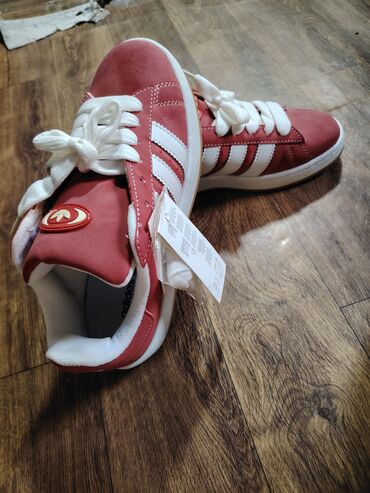 Adidas, Ölçü: 44, rəng - Qırmızı, Yeni