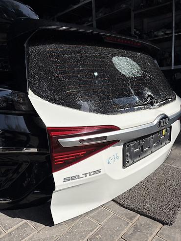 задний стоп приус: Крышка багажника Kia, 2019 г., Б/у, Оригинал — 3