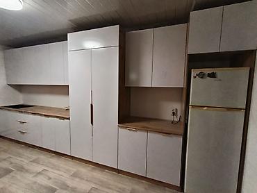 silver kitchen: Кухонный гарнитур в современном стиле - Прямая планировка по длинной — 3
