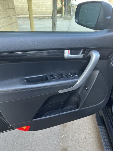 Kia: Kia Sorento: 2 l | 2011 il Ofrouder/SUV — 5