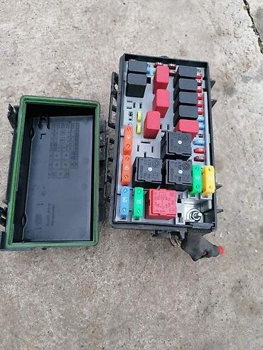 osigurac za instrument tablu: Fiat grande punto 1.4 benzin kutija osiguraca. Fiat grande punto 1.4 — 2