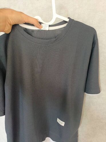 Женская одежда: Oversize T-shirt. Əlimdə qalan axırıncı məhsuldu. Ona görə yarı