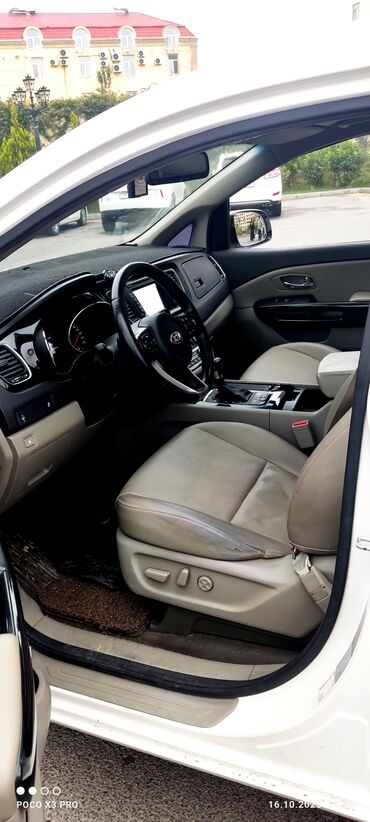 Kia: Kia Carnival (ağ rəng, miniven) - Geniş 9 yerlik salon, ailə və uzun — 11