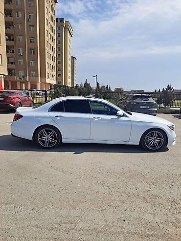 Mercedes-Benz: Mercedes-Benz E-Class: 2 l | 2019 il Sedan — 3