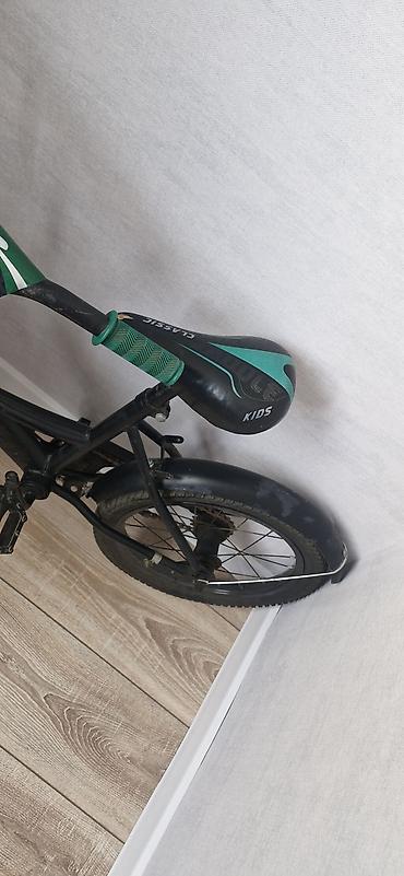 Velosipedlər: Satilir işlək vəziyyətdədir.Təcili satıldığından 30azn verilir.6yaşa — 3