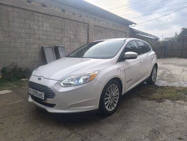 зарядное устройство для электромобиля: Ford Focus: 2013 г., Автомат, Электромобиль, Хетчбек