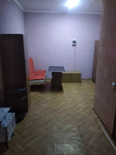 3 х комнатная квартира бишкек: 2 комнаты, Агентство недвижимости, Без подселения, С мебелью частично