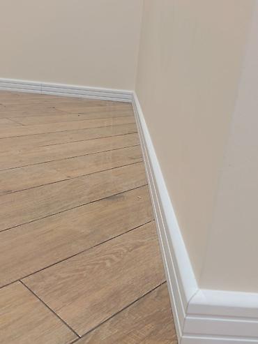 Плинтусы: Ağ rəngli döşəmə plintusu - Material: MDF/PP əsaslı dekorativ plintus — 4