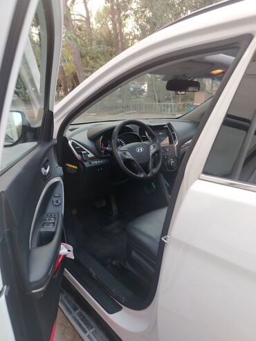 Hyundai: Hyundai Santa Fe: 2 l | 2015 il Krossover — 10