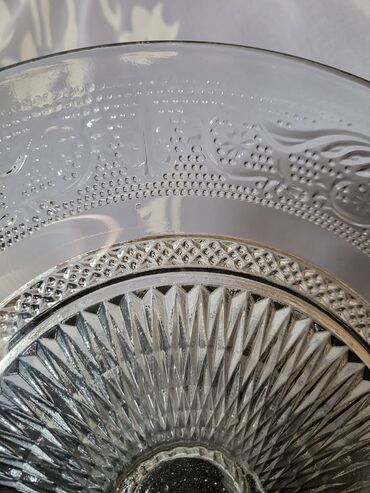 Ostalo posuđe: Bombonijera nova,vintaz staklena. Bombonijera perfektna sve na njoj — 7