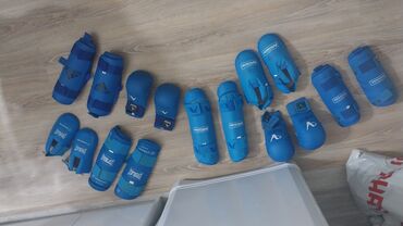 eqa shoes ecemi unvan: 3,4 komplektdir. Super vəziyyətdədilər. Aravaza, adidas və sair Yeni