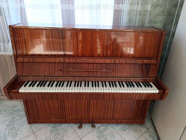 music gallery aksiya: Upright pianino – klassik taxta korpus, parlaq lak örtük. - 88 klaviş