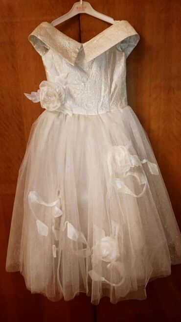 вечерние и свадебные платья: Срочно продаю почти новое вечернее платье всего 1400с окончательно