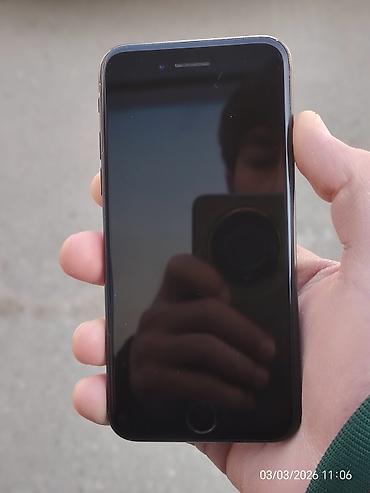 Apple iPhone: IPhone SE 2020, 128 GB — 4