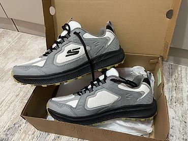 Мужские кроссовки, 44, Skechers, Новый, цвет - Серый at lalafo.kg Мужские кроссовки, 44, Skechers, Новый, цвет - Серый