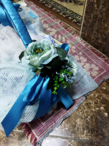 Xonçalar: Sebetlerin herbiri 5 azn Qırmızı üreyli qutu 70 azn alınıb 20 azn -da lalafo.az — 4 Xonçalar: Sebetlerin herbiri 5 azn Qırmızı üreyli qutu 70 azn alınıb 20 azn — 4