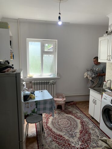 долгосрочные квартиры в бишкеке: 1 комната, Собственник, Без подселения, С мебелью частично