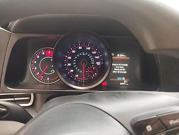 ucuz raf: Hyundai Elantra – ağ rəng, sedan gövdə. Xarici dizayn: - Kəskin — 3