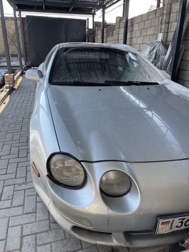 Toyota: Toyota Celica: 2000 г., 1.8 л, Автомат, Бензин