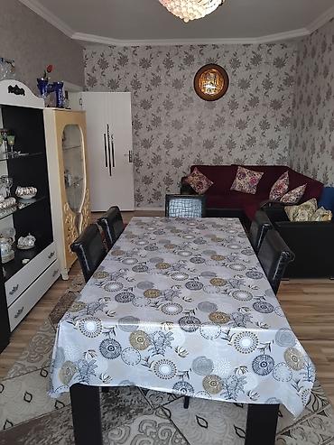 kiraye evler 4 cu mikrorayon: TECILI SATILIR.Zabrat–Məhəmmədi yolunda, Omid magazanin yaxınlığında — 1