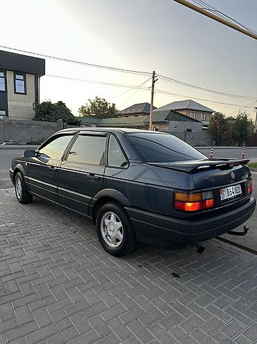 Унаа сатуу: Volkswagen Passat: 1988 г., 1.8 л, Кол менен иштөөчү, Бензин, Седан — 4