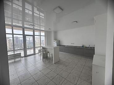 Аренда помещений свободного назначения: Сдаётся офисное помещение на 11 этаже в центре города. 📍 Локация — 11