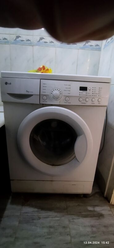 куплю бу стиральную машинку: Стиральная машина LG, Б/у, Автомат, До 5 кг