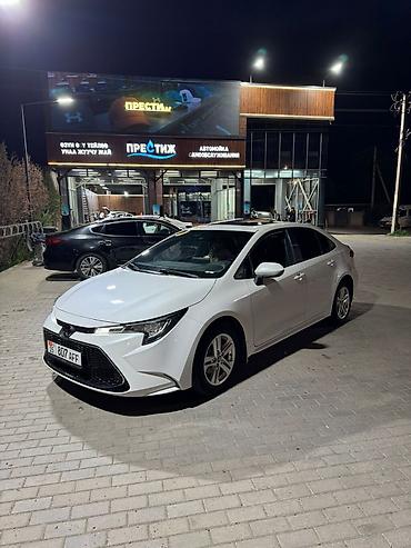 2022: Toyota Corolla: 2022 г., 1.2 л, Автомат, Бензин, Седан — 2