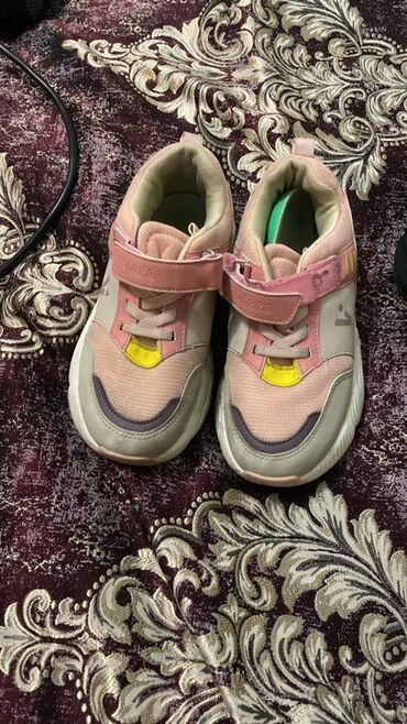 Kid's sneakers: Uşaq ayaqqabıları dəsti 1) Açıq çəhrayı-ağ idman ayaqqabısı - — 4