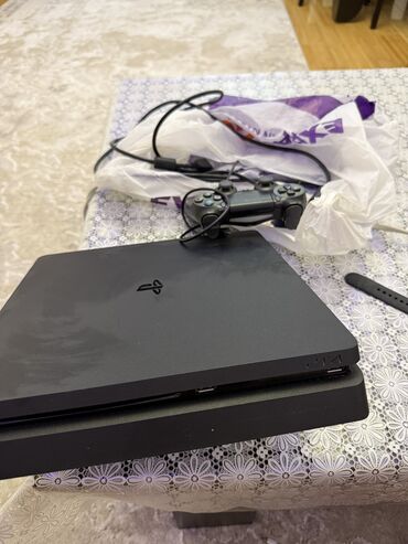 PS4 (Sony Playstation 4): PS4 (Sony Playstation 4)