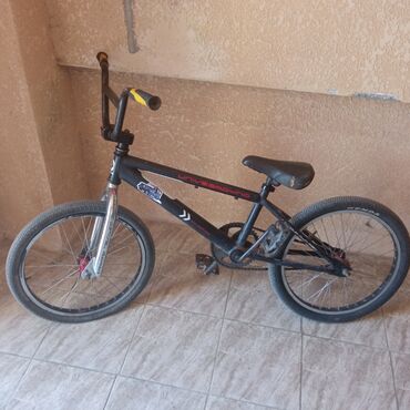 сидение на велосипед для детей: BMX без тормозов для настоящих трюкачей. торг уместен
