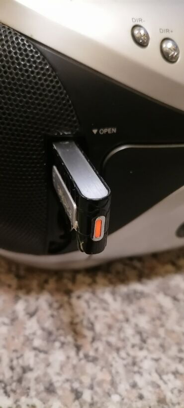 Pojačala i prijemnici: Radio Weg sa ispravnim USB a CD neznam. Lepo radi
 Mirjevo — 4