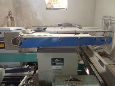 Silfofka cilalama dezgahı hem yana hemde dik isleyir
Skulka aparatı