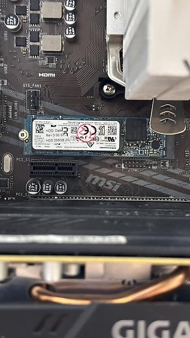 NVMe SSD KIOXIA KXG6AZNV256G — 256 ГБ, M.2 2280 - Интерфейс: NVMe