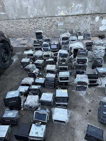 Магнитолы: Автомагнитолы и головные устройства для автомобилей — большая партия — 4