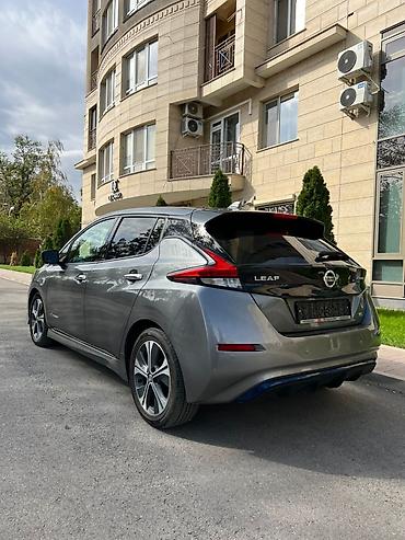 Nissan: Nissan Leaf: 2018 г., Автомат, Электромобиль, Хэтчбэк — 17