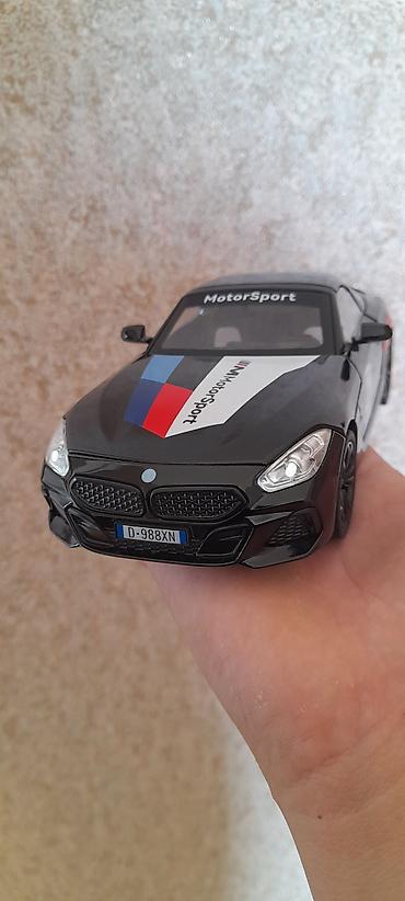 Avtomobil modelləri: Bmw 1:22 Ölçüdə Təzədir Səsli və İşıqlı Model avtomobil – BMW Z4 M40i — 1