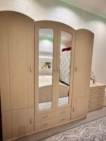 мебель для спальни комплект: Спальный гарнитур, Б/у, Двуспальная кровать, Шкаф, Комод, Самовывоз, цвет - Белый