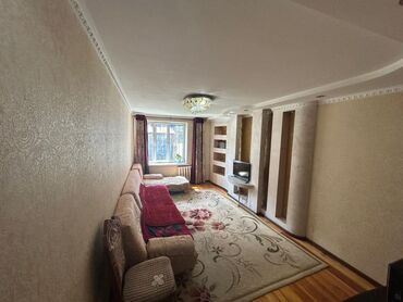 срочно продаётся 1 комнатная квартира в районе ошского рынка: 2 комнаты, 65 м², Индивидуалка, 1 этаж, Косметический ремонт