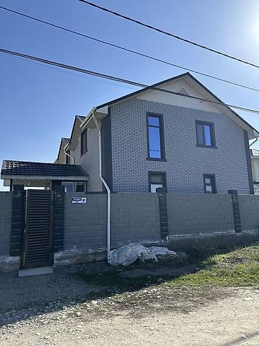 Продажа коттеджей и домов: 🔥Продается Мансардный дом🔥 🏡Район: Ак Ордо 1 ✅Участок:5 соток — 7