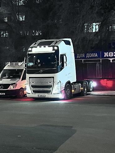 Тягачи: Тягач, Volvo, Самосвал — 13