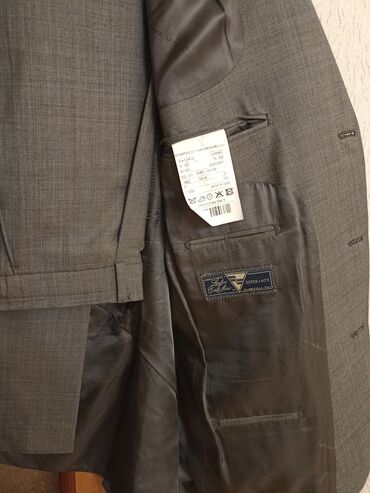 Костюмы: Срочно продаю мужские костюмы, размеры 50/6, 52, 54, пр-во Италии — 6