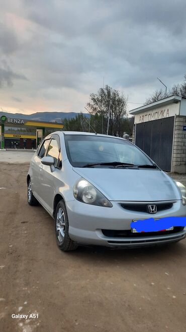 honda fit 2013: Honda Fit: 2002 г., 1.3 л, Вариатор, Газ, Хэтчбэк